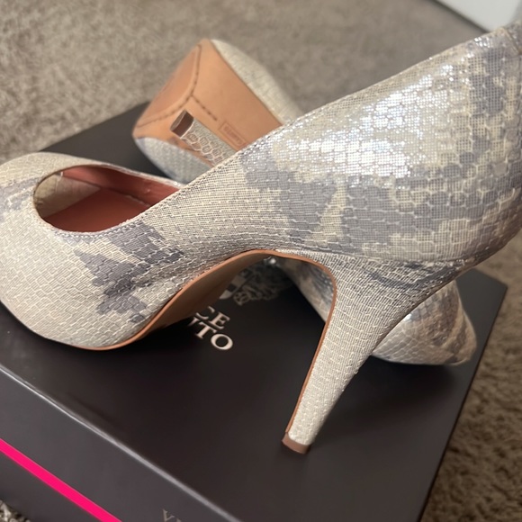 Peep toes are still hot - Picture 4 of 7